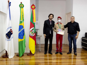 Alunos recebem medalhas da Olimpíada Brasileira de Matemática das Escolas Públicas e Privadas